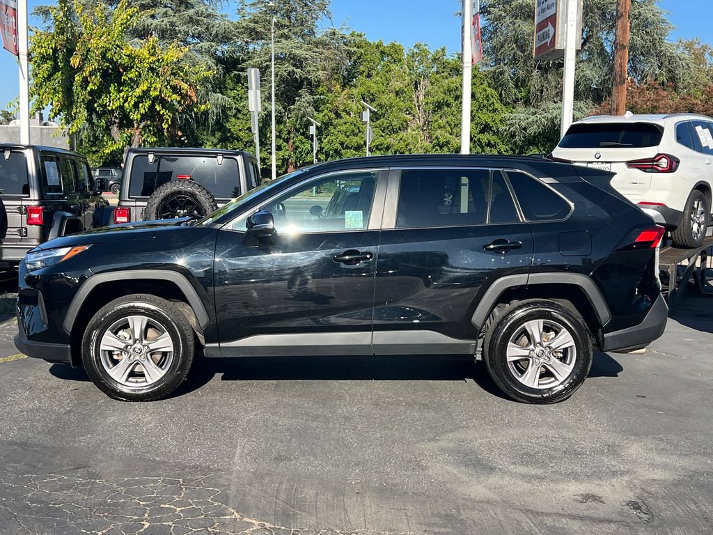 Used 2025 Toyota RAV4 XLE FWD image 3