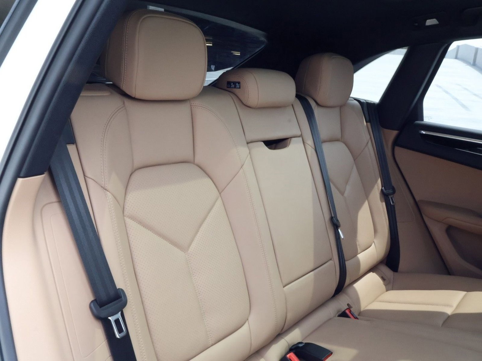 Certified 2025 Porsche Macan image 23