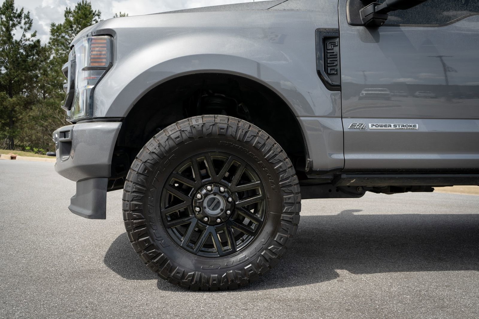 Used 2022 Ford F250 Lariat w/ Black Appearance Package image 4