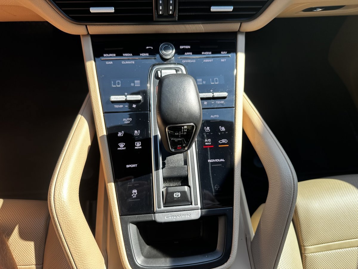 Used 2022 Porsche Cayenne Platinum Edition AWD/4WD image 37