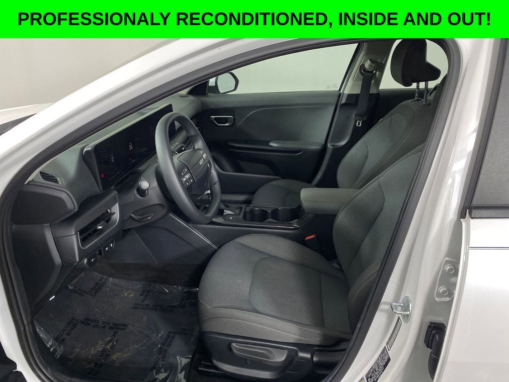 Used 2025 Kia K4 LX image 7