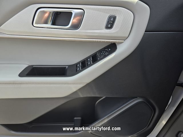 New 2026 Ford Explorer Active w/ Active Comfort Package RWD image 21