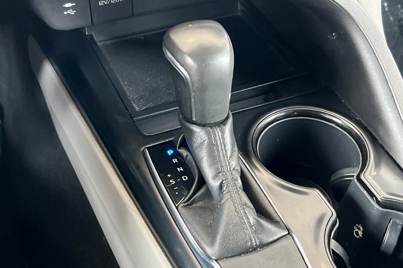 Used 2018 Toyota Camry SE FWD image 21