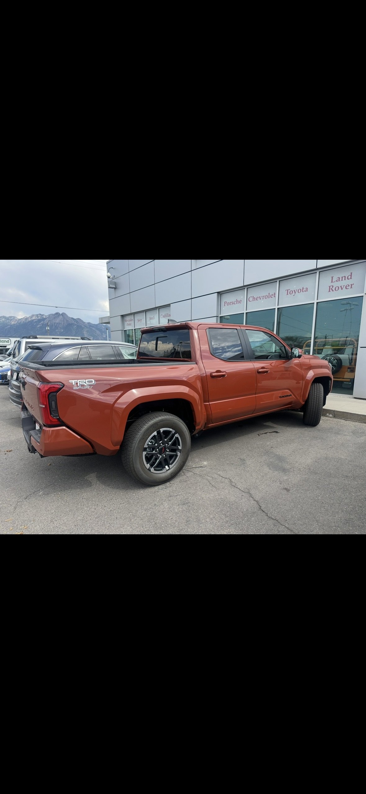 Used 2025 Toyota Tacoma TRD Sport image 2