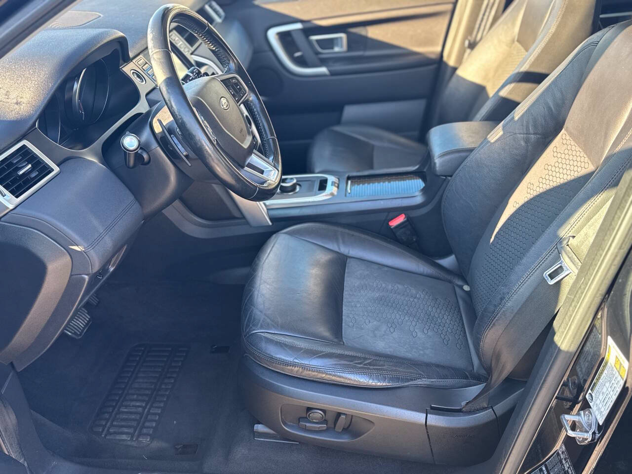 Used 2018 Land Rover Discovery Sport SE AWD/4WD image 10