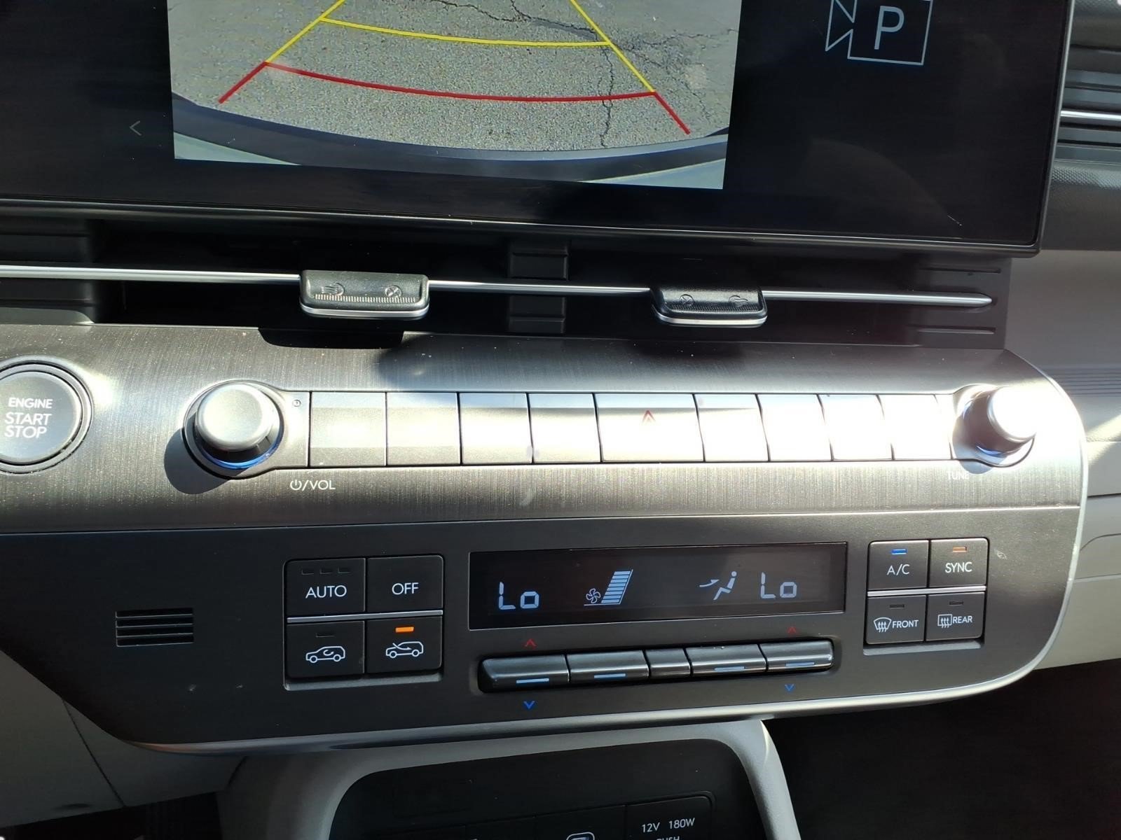 Used 2025 Hyundai Kona SEL AWD/4WD image 19