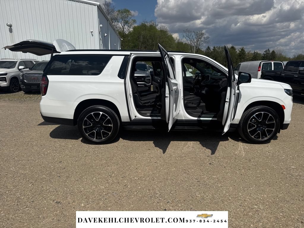 Certified 2022 Chevrolet Suburban RST w/ Luxury Package AWD/4WD image 16