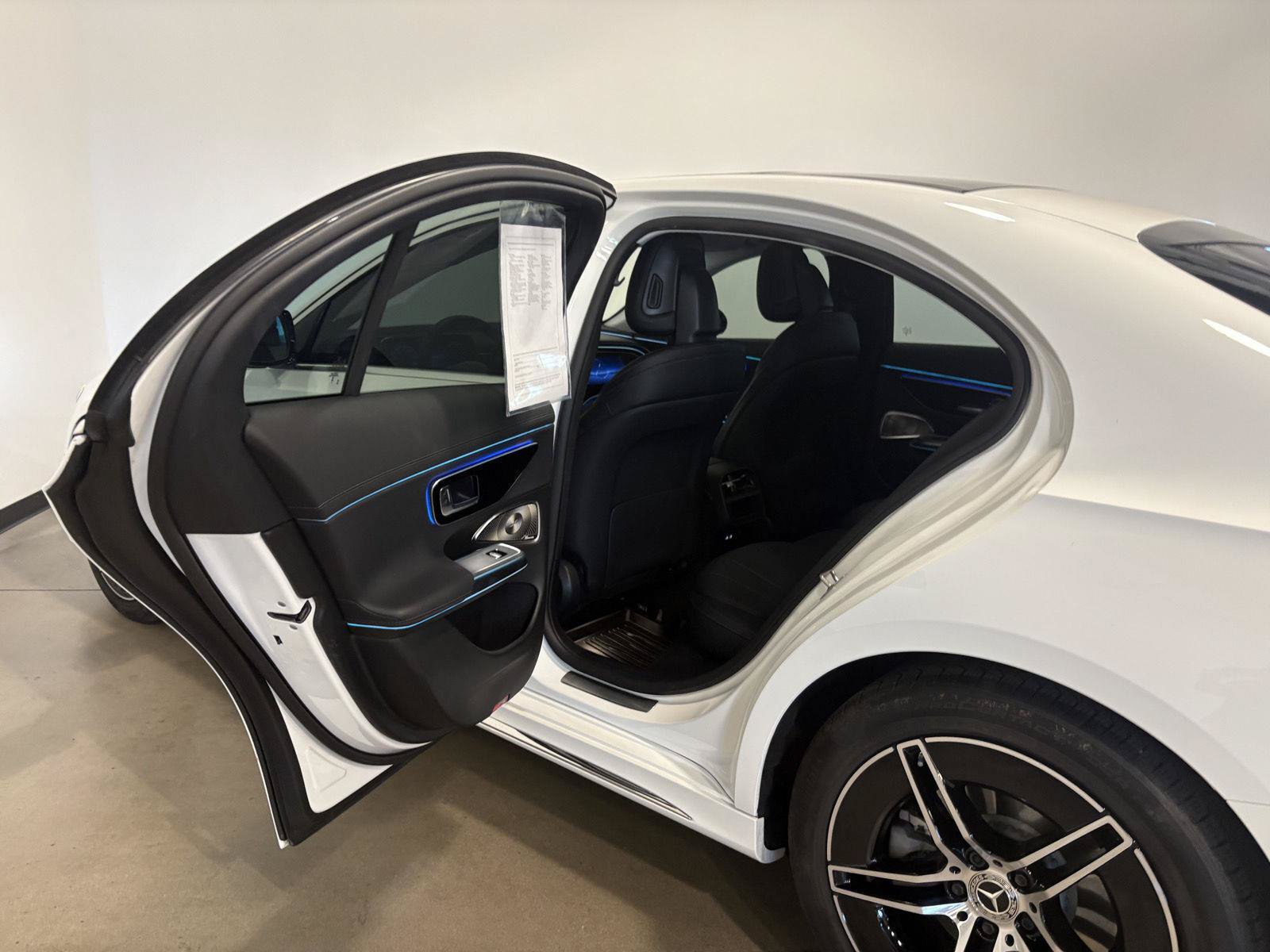 Used 2025 Mercedes-Benz E 350 4MATIC Sedan image 32