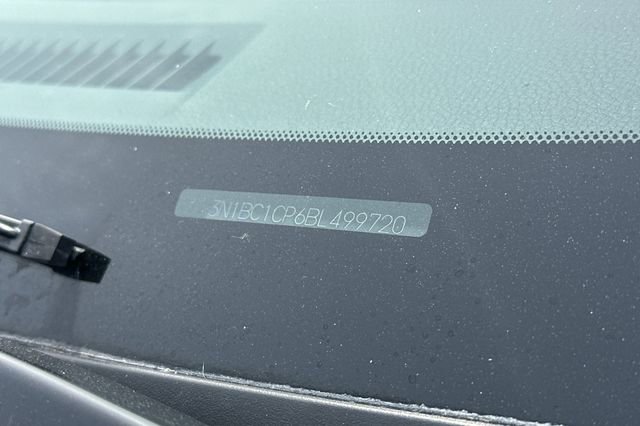 Used 2011 Nissan Versa 1.8 S image 9