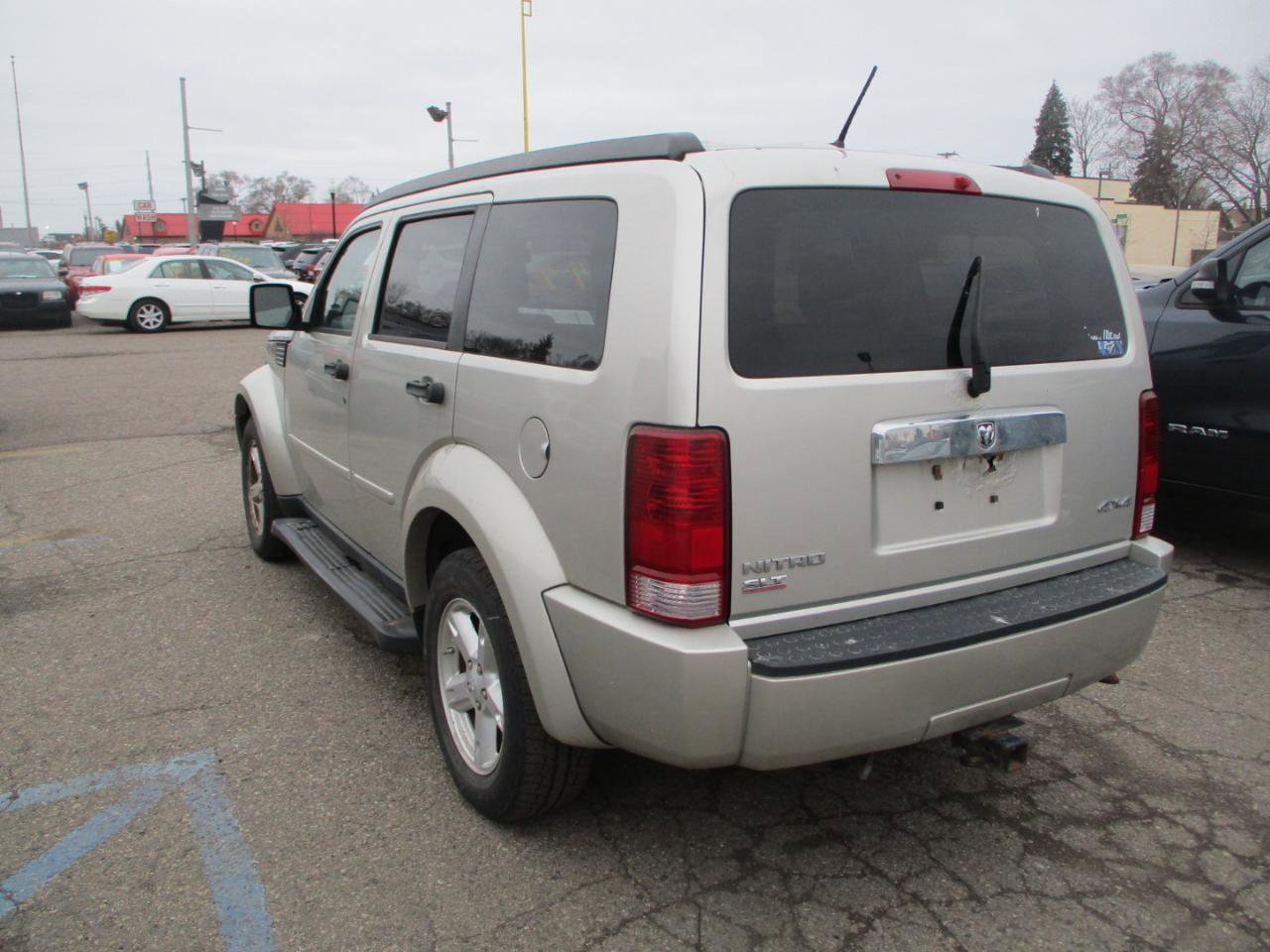 Used 2008 Dodge Nitro SLT image 4
