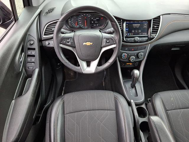 Used 2022 Chevrolet Trax LT w/ Midnight Edition image 12