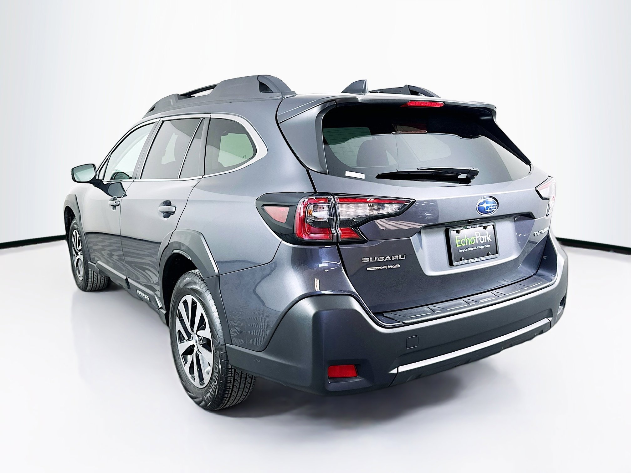 Used 2025 Subaru Outback Premium image 5