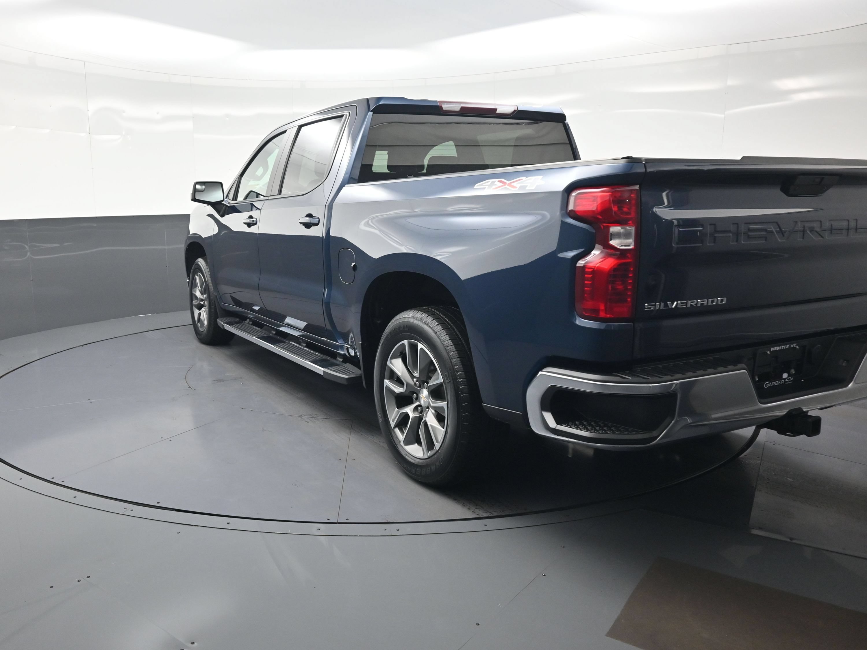 Used 2021 Chevrolet Silverado 1500 LT AWD/4WD image 5