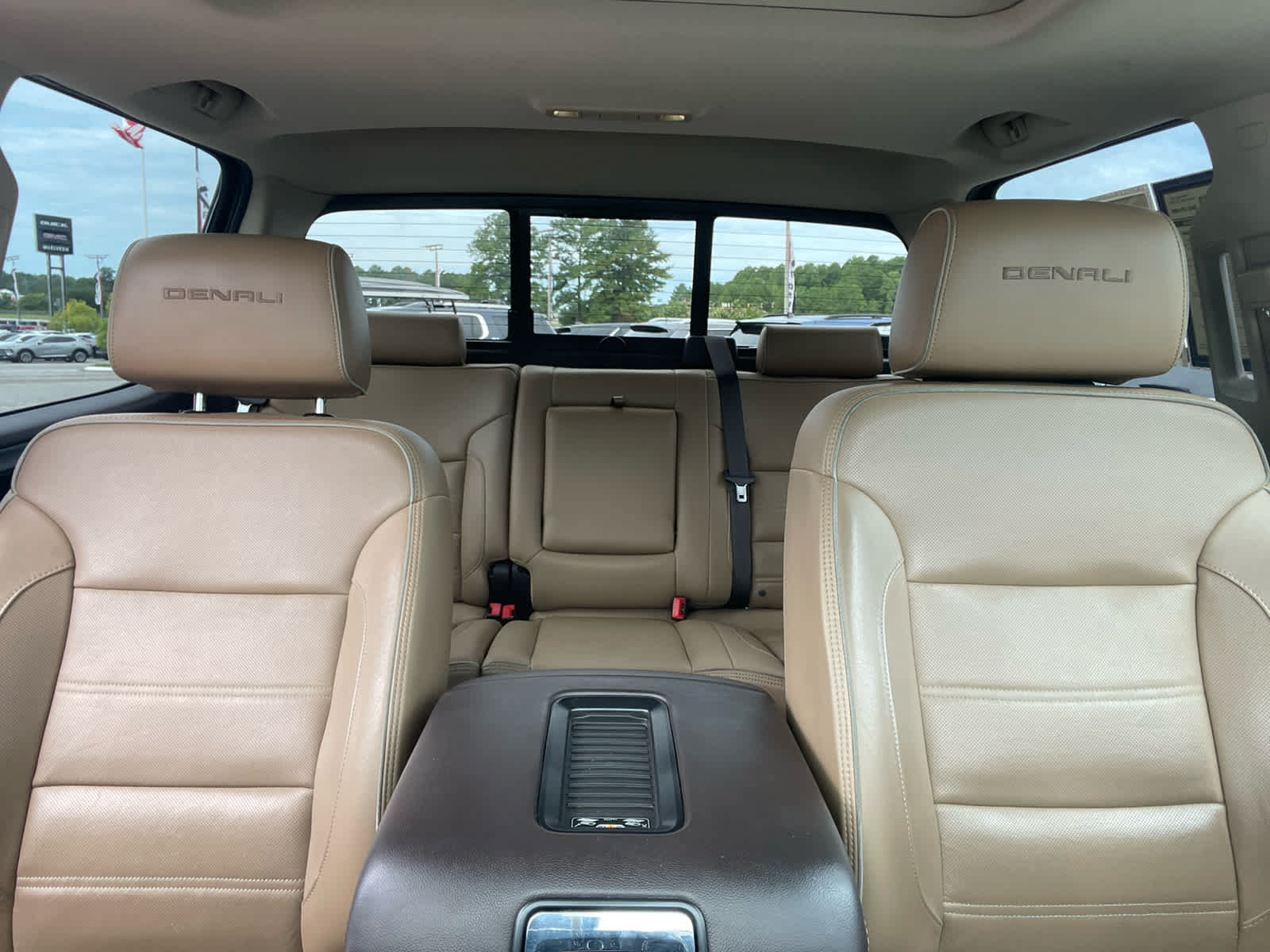 Used 2019 GMC Sierra 2500 Denali w/ Duramax Plus Package AWD/4WD image 32