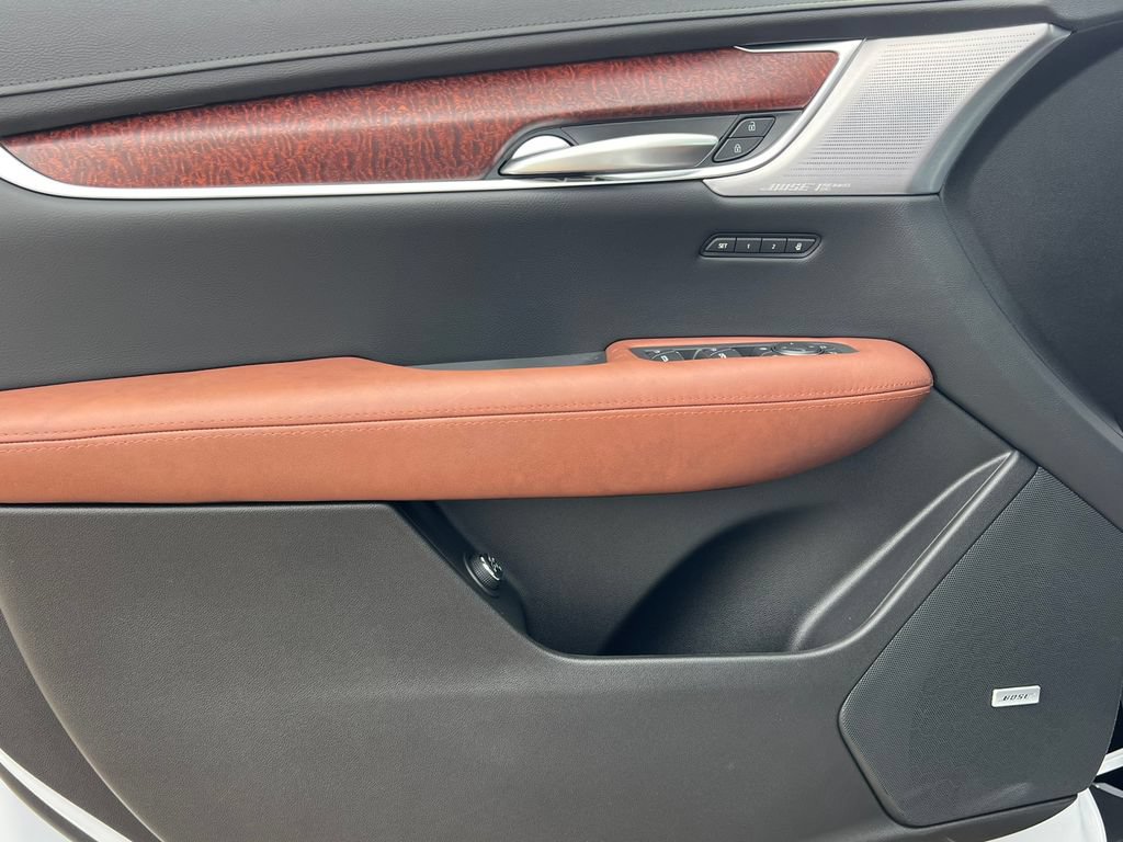 New 2026 Cadillac XT5 Sportv w/ LPO, Floor Liner Package AWD/4WD image 14