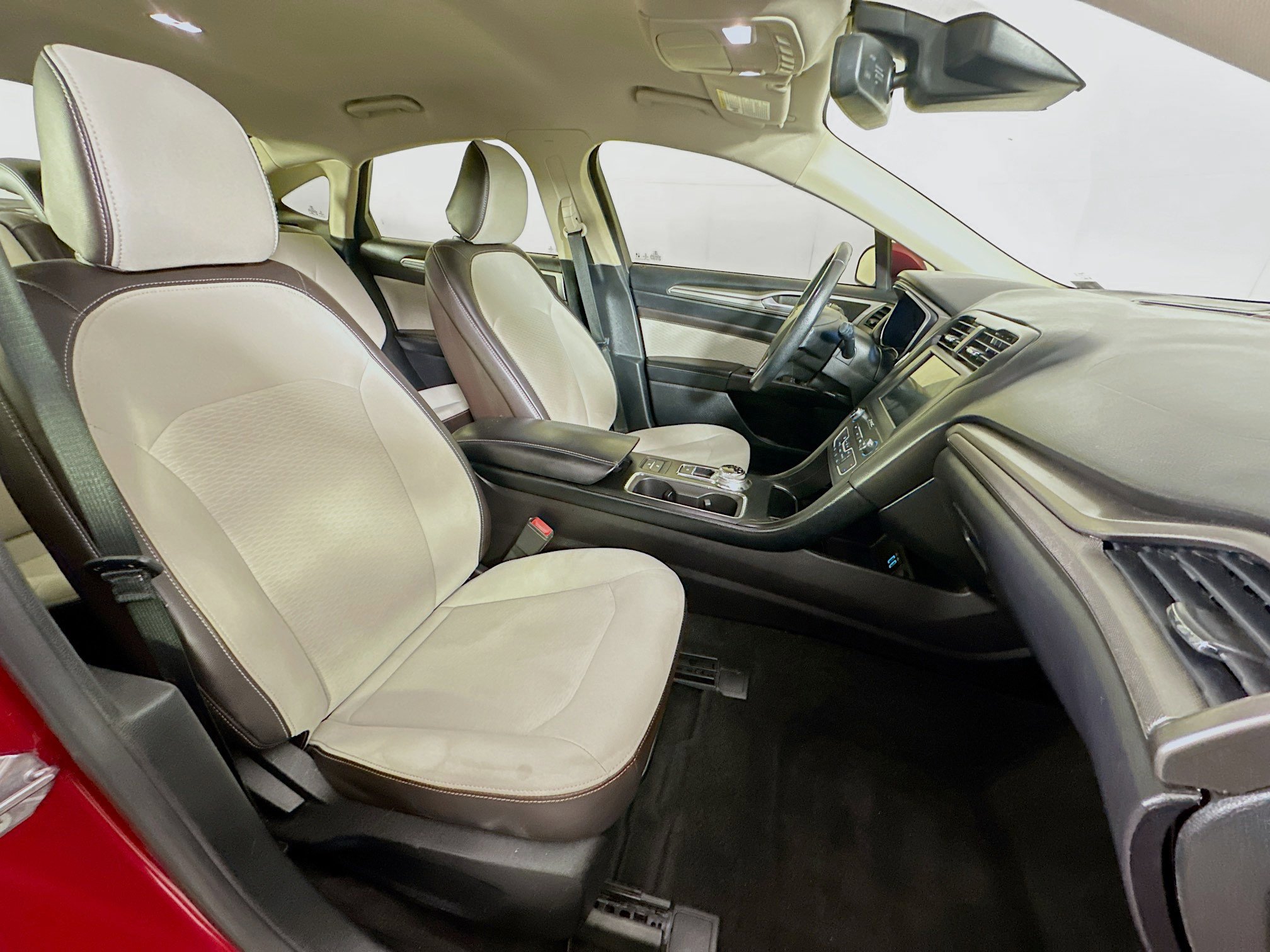 Used 2020 Ford Fusion SE w/ Equipment Group 151A image 29