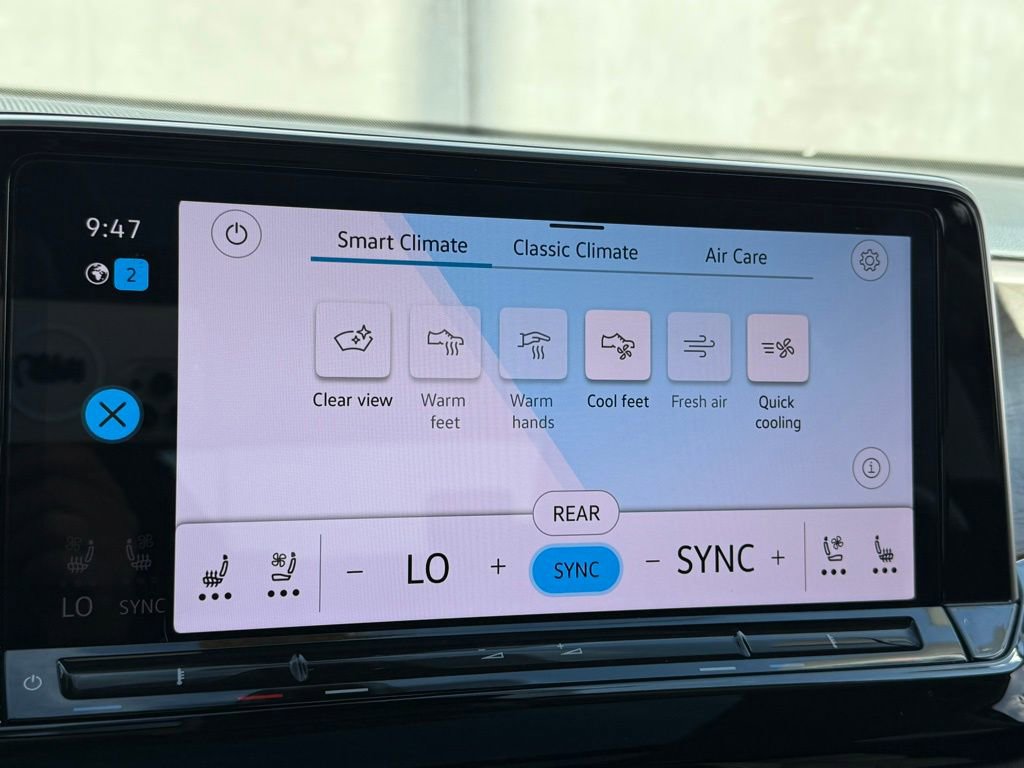 Certified 2024 Volkswagen Atlas SE w/ Panoramic Sunroof Package image 12