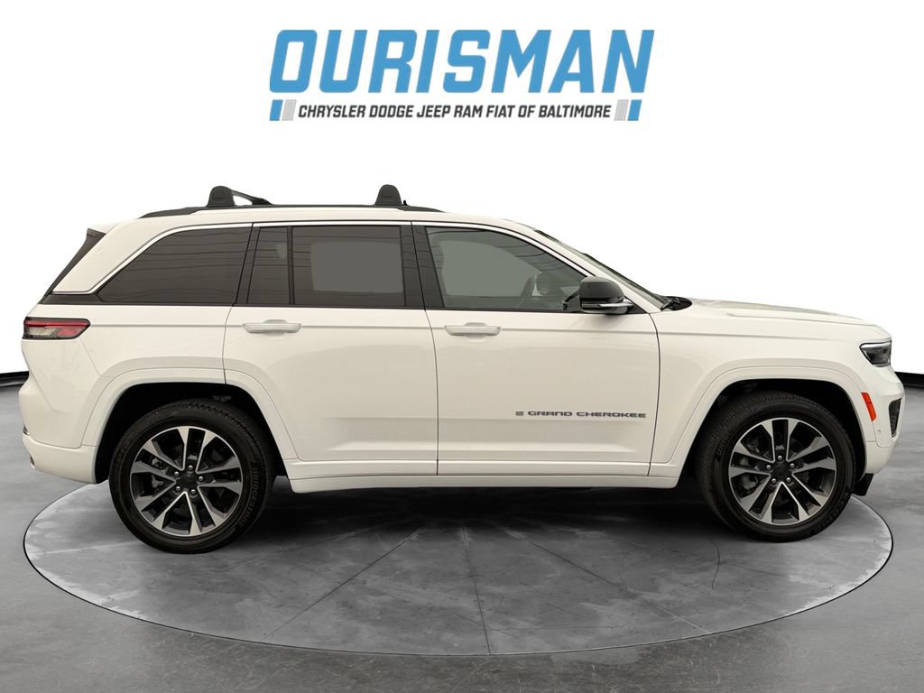 Used 2023 Jeep Grand Cherokee Overland w/ Luxury Tech Group IV AWD/4WD image 7