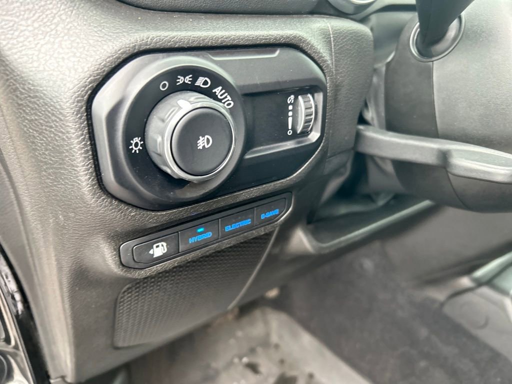 Used 2023 Jeep Wrangler Unlimited Sahara w/ Cold Weather Group image 10