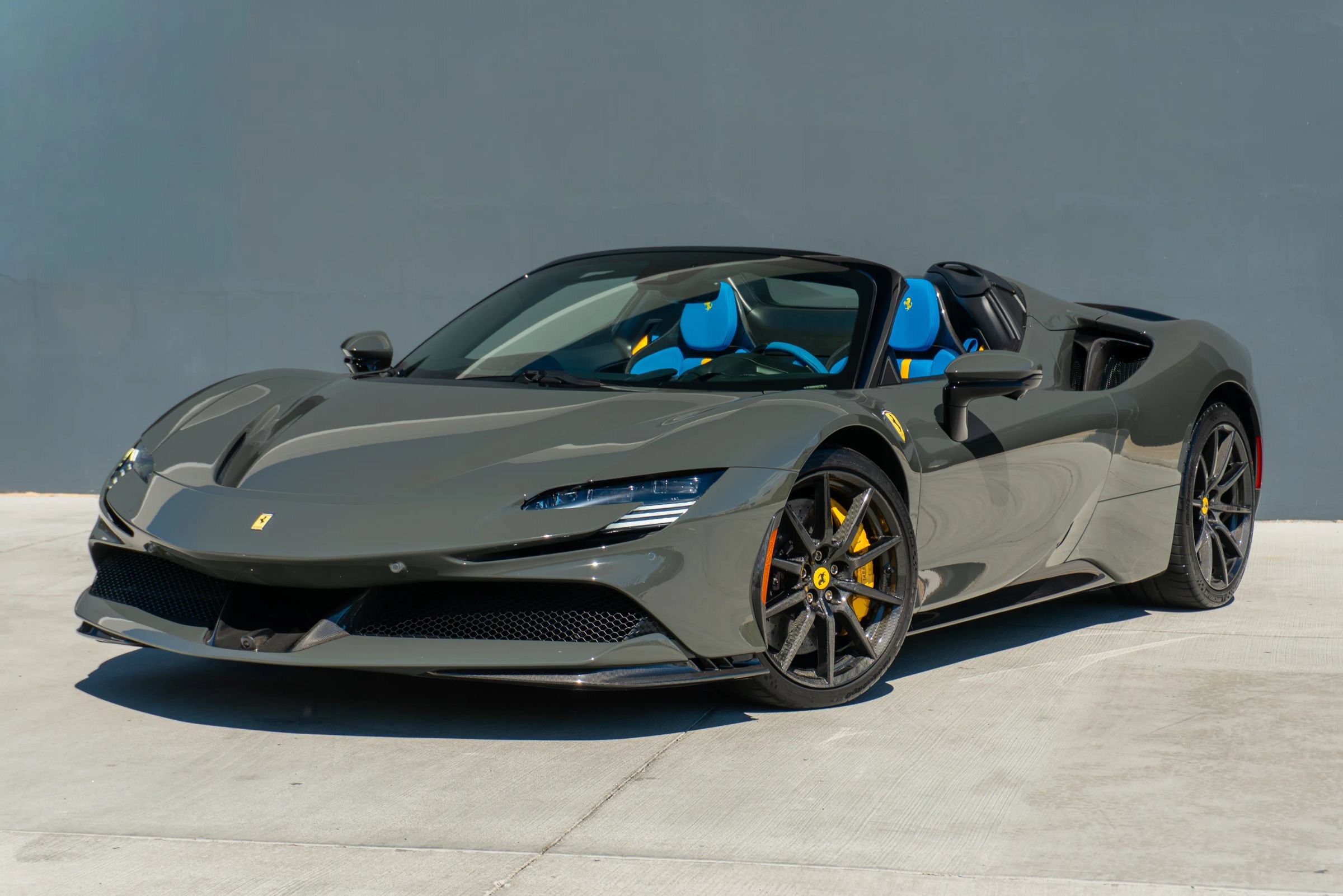 Used 2025 Ferrari SF90 Spider AWD/4WD image 4