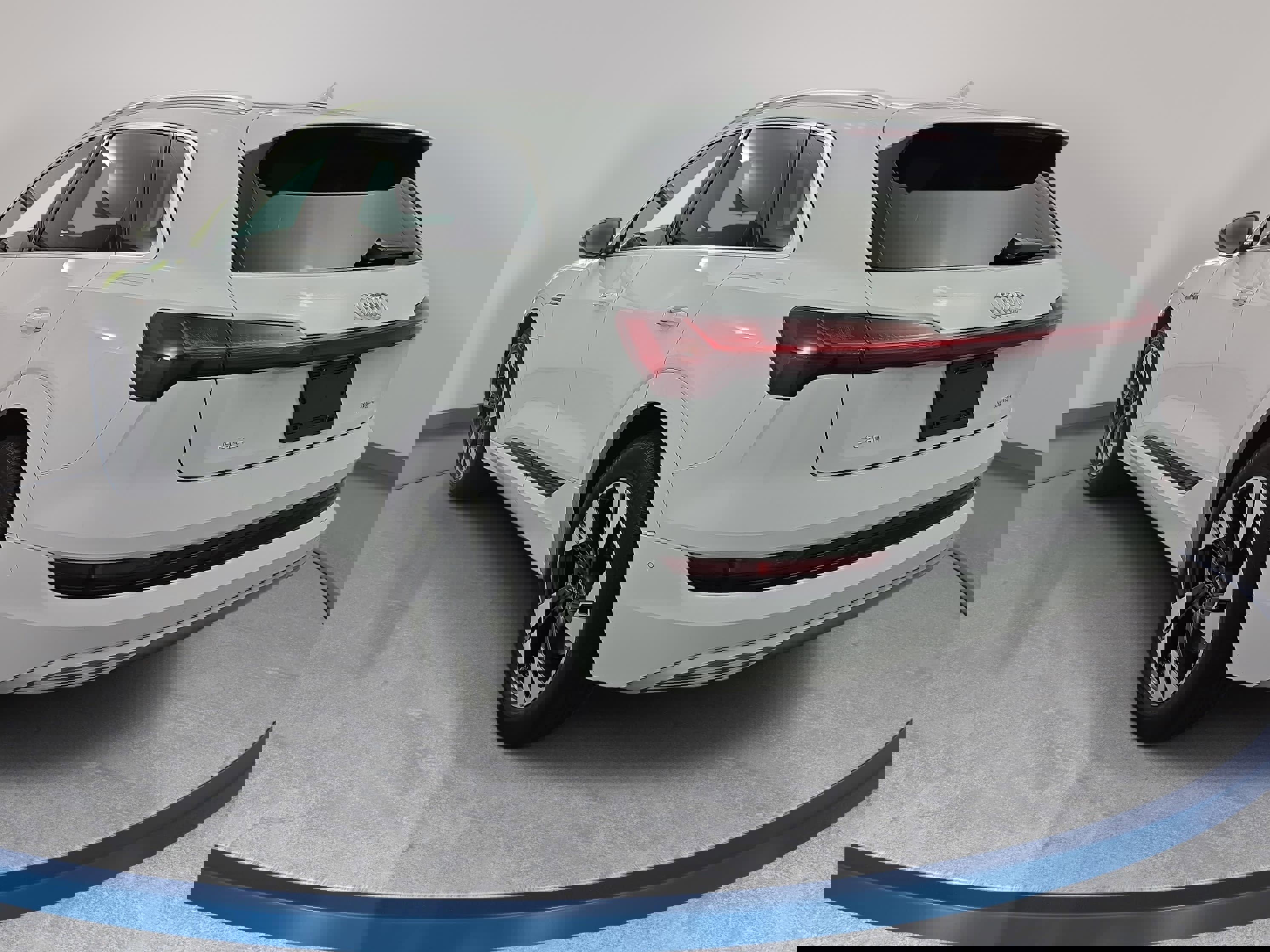 Used 2023 Audi e-tron Premium Plus w/ Premium Plus Package image 7