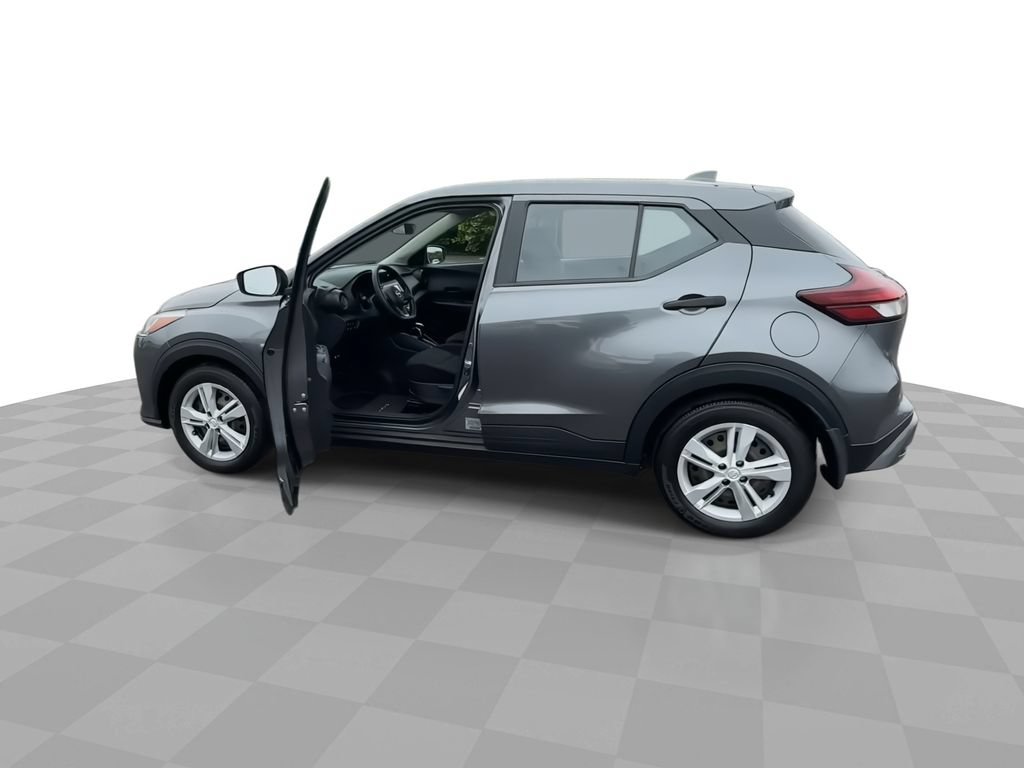 Used 2024 Nissan Kicks S FWD image 5