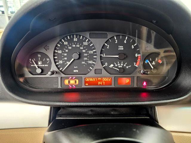 Used 2002 BMW 325i Sedan image 15
