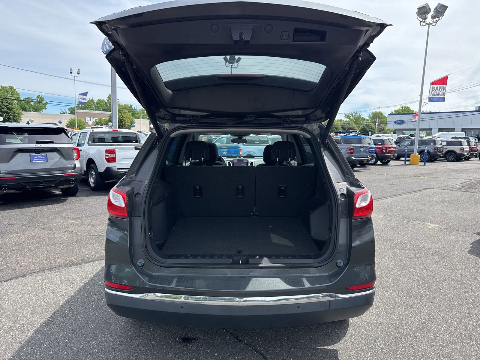 Used 2019 Chevrolet Equinox LT w/ Sun & Navigation Package AWD/4WD image 8