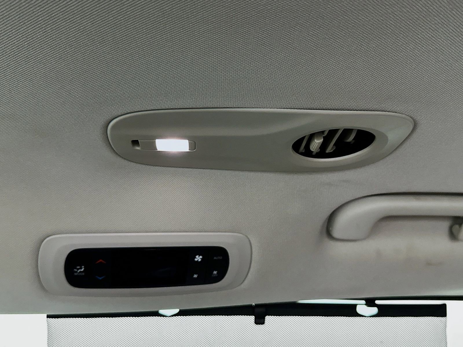 Used 2019 Chrysler Pacifica Touring-L image 24