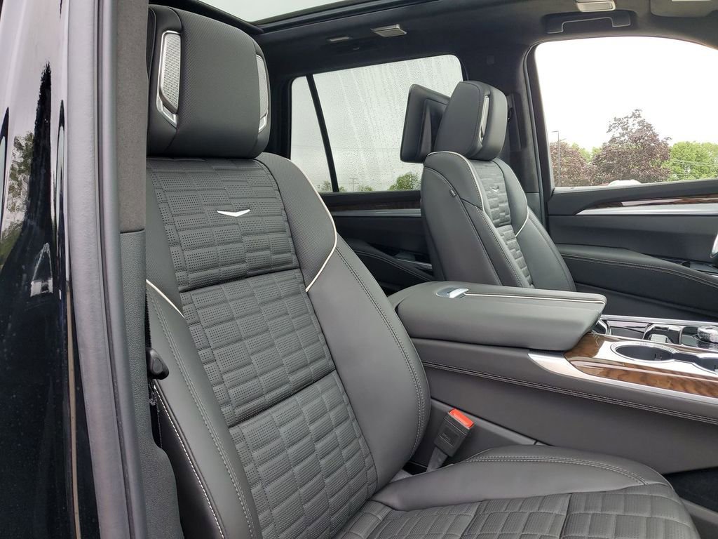 Certified 2025 Cadillac Escalade Sport Platinum w/ LPO, Floor Liner Package image 30