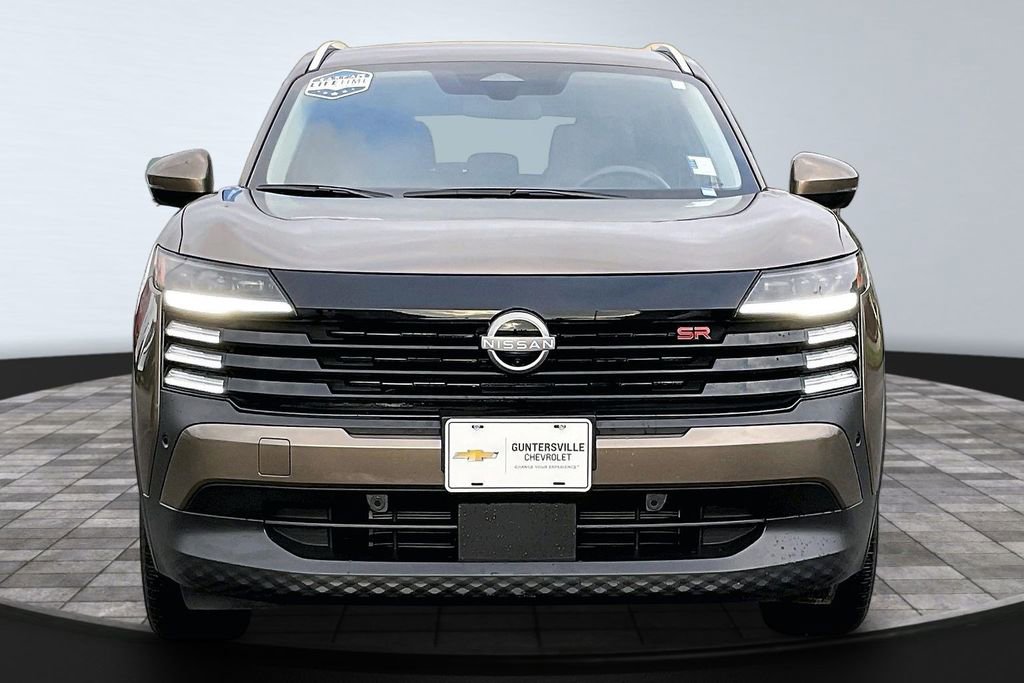 Used 2025 Nissan Kicks SR image 3