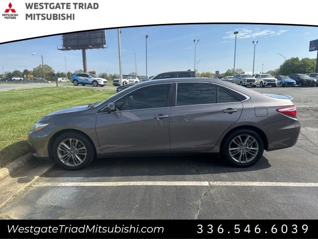 Used 2017 Toyota Camry SE image 5