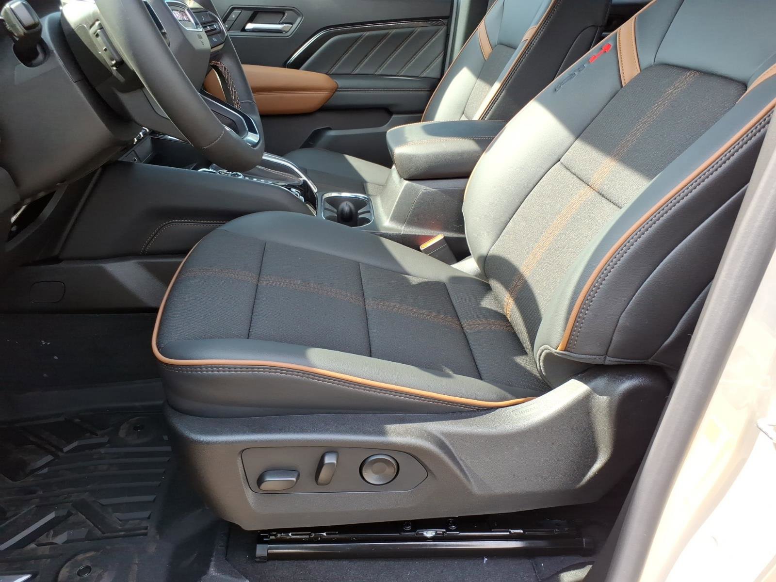New 2026 GMC Canyon AT4 AWD/4WD image 14