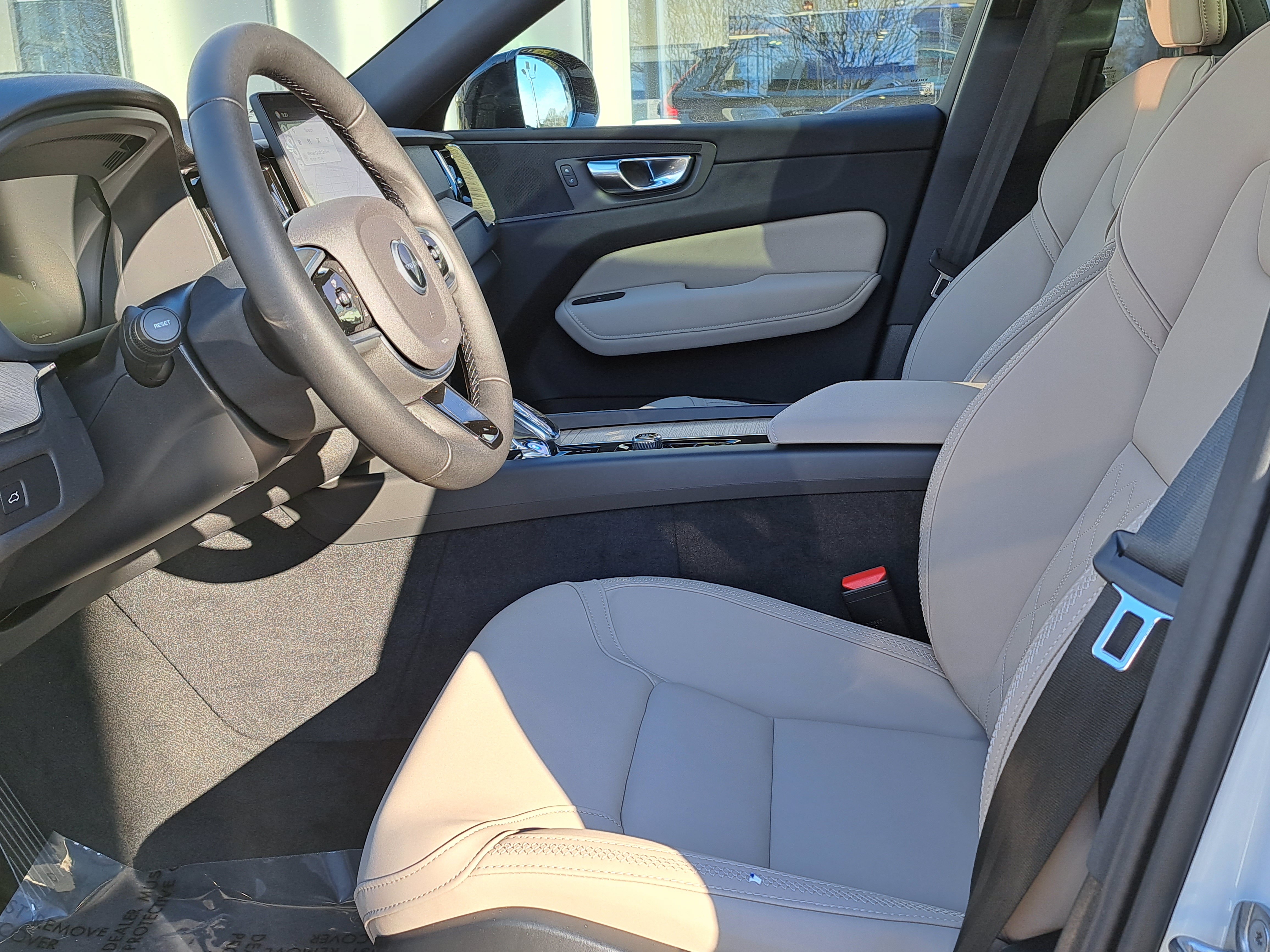 New 2026 Volvo XC60 B5 Plus w/ Protection Package Premier AWD/4WD image 6