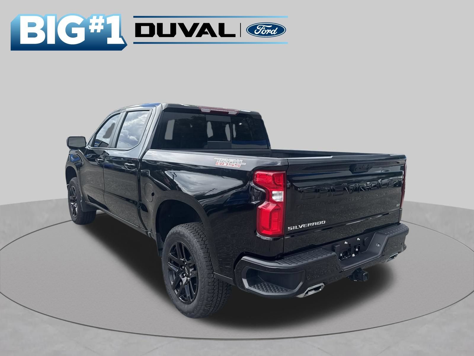 Used 2025 Chevrolet Silverado 1500 LT Trail Boss w/ LT Trail Boss Premium Package AWD/4WD image 4