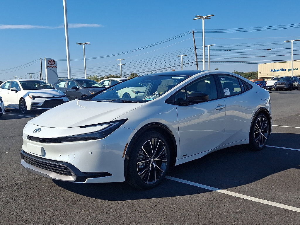 New 2027 Toyota Prius XLE AWD/4WD image 3