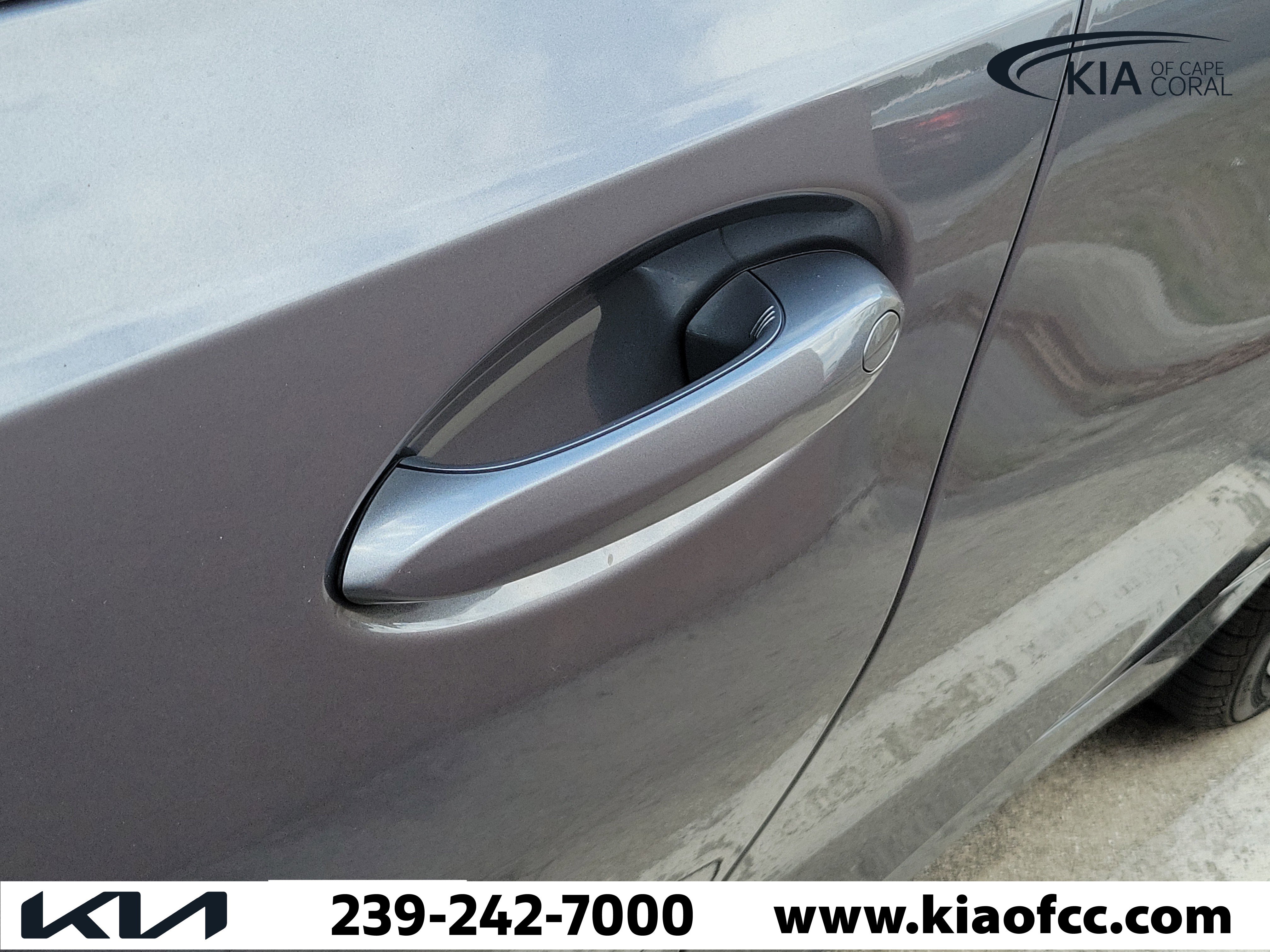 Used 2023 BMW 330i Sedan w/ Convenience Package RWD image 6
