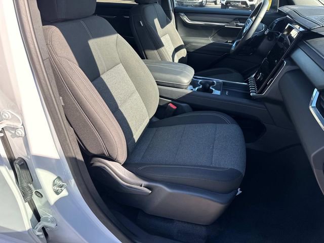 Used 2025 GMC Acadia Elevation image 50