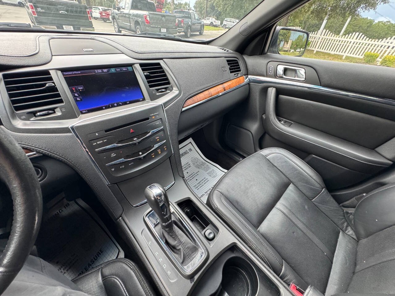 Used 2013 Lincoln MKS FWD image 16