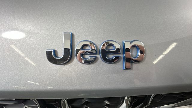 Used 2023 Jeep Grand Cherokee 4WD 4xe image 9