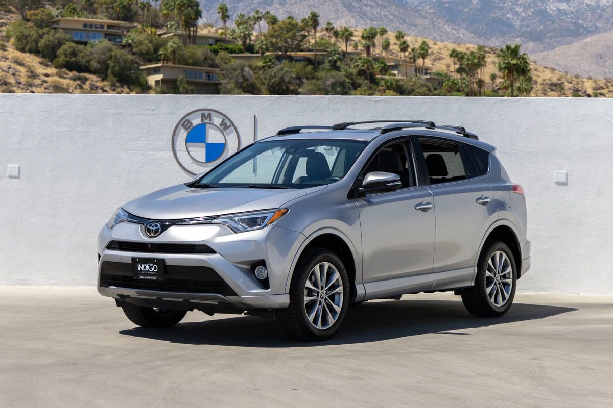 Used 2017 Toyota RAV4 Platinum FWD image 1