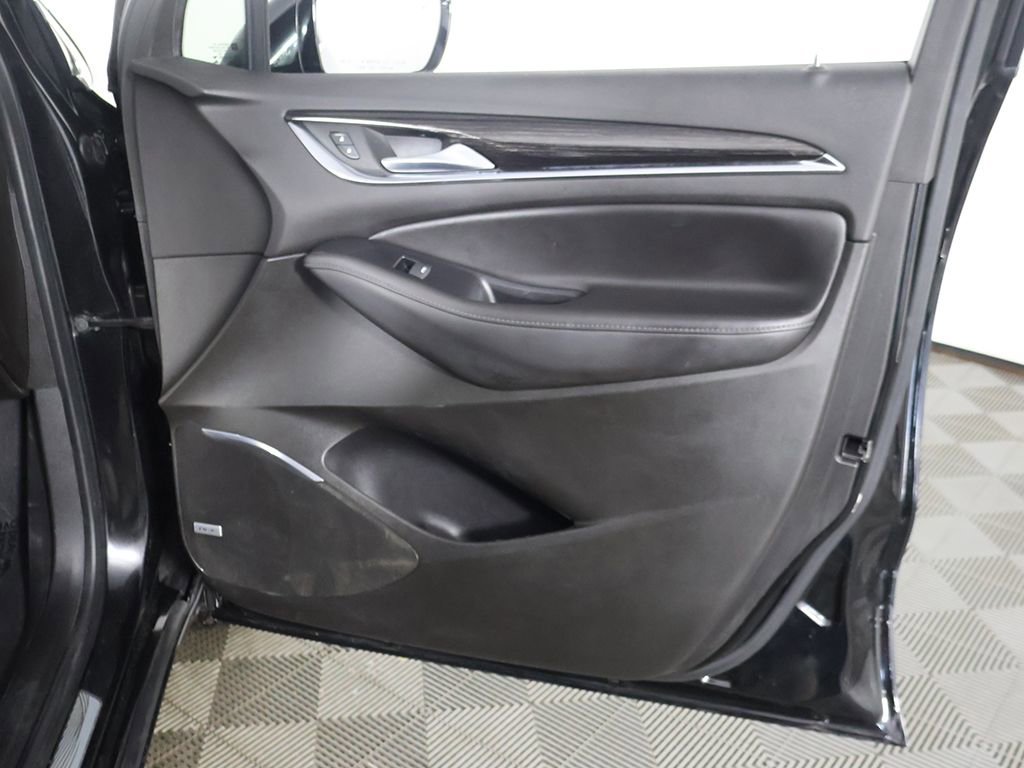 Used 2021 Buick Enclave Avenir w/ Avenir Technology Package image 28