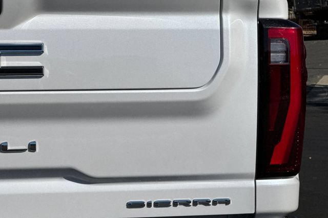 Used 2025 GMC Sierra 2500 Denali Ultimate AWD/4WD image 53