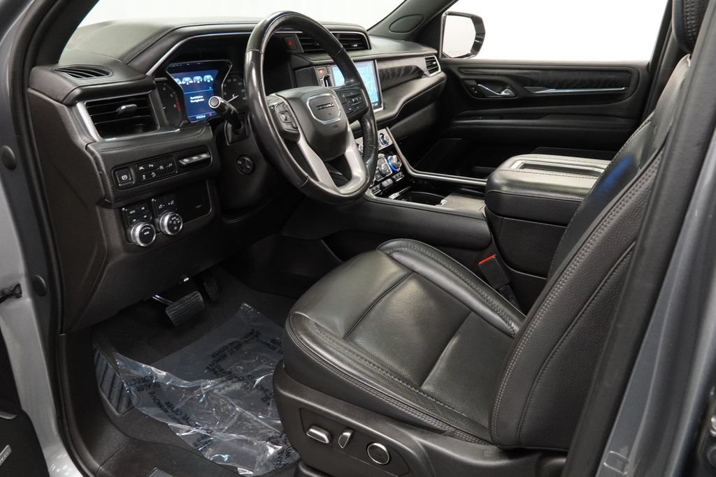 Used 2021 GMC Yukon XL Denali w/ Denali Premium Package AWD/4WD image 10