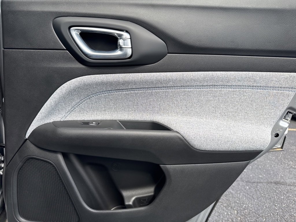 Used 2023 Jeep Compass Latitude w/ Convenience Group image 59