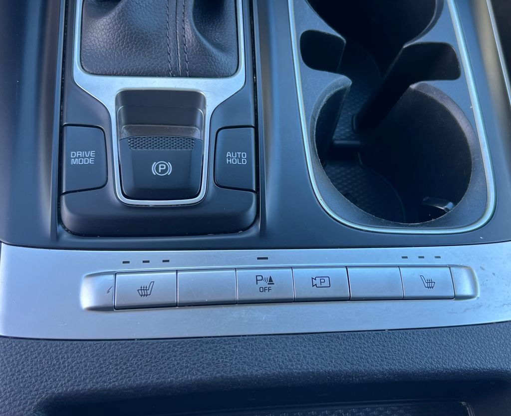 Used 2024 Kia Carnival LX FWD image 35