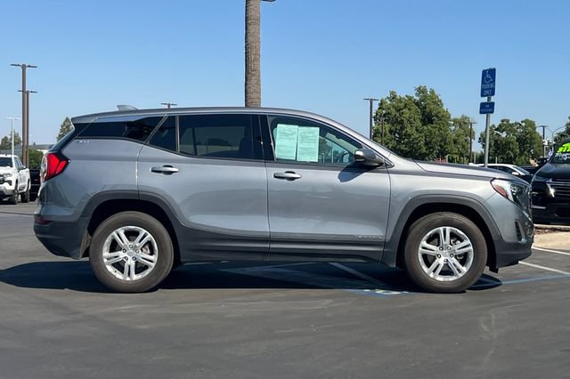 Used 2020 GMC Terrain SLE w/ LPO, Floor Liner Package AWD/4WD image 3