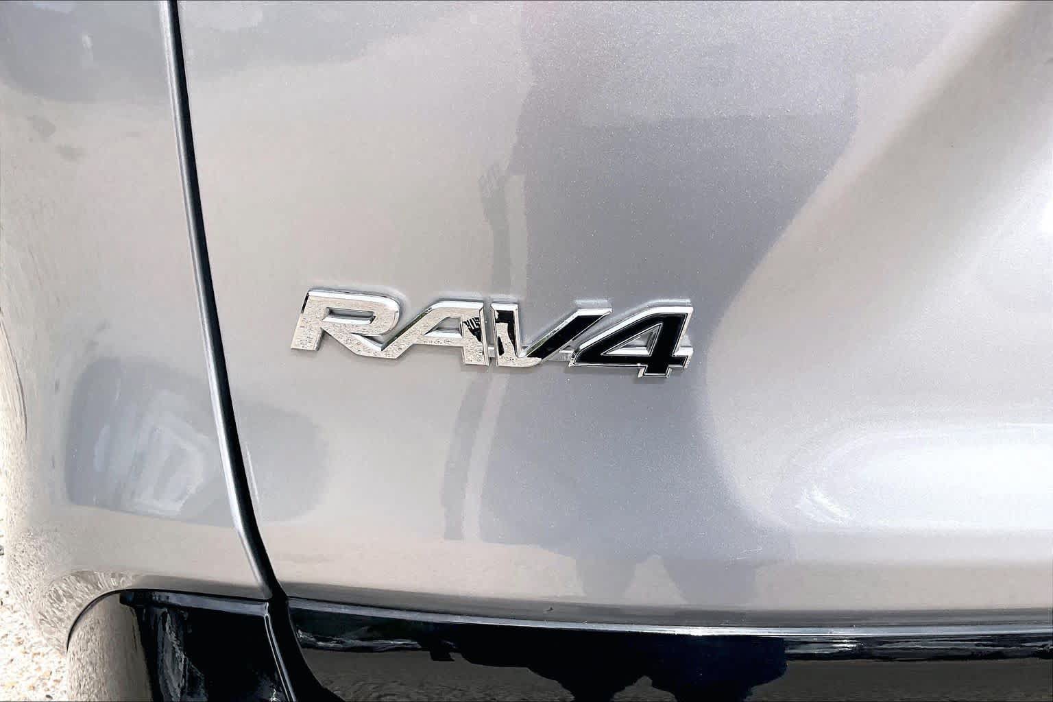 Used 2025 Toyota RAV4 XSE AWD/4WD image 10