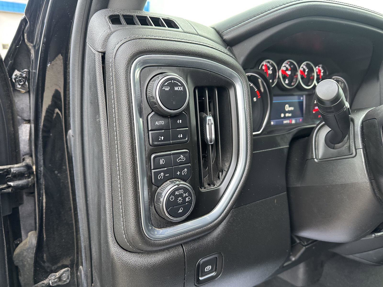 Used 2022 Chevrolet Silverado 2500 LTZ w/ Gooseneck/5TH Wheel Package image 19