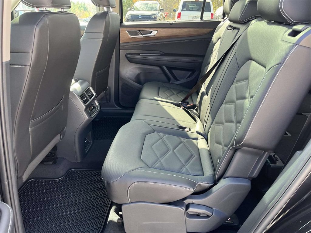 New 2026 Volkswagen Atlas SE FWD image 14